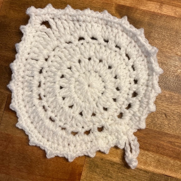 Elegant Black Crochet Trivet Set - Picture 2 of 3